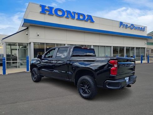 Used 2025 Chevrolet Silverado 1500 Custom Trail Boss w/ Midnight Edition AWD/4WD image 6