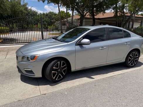 Used 2017 Volvo S60 T5 Dynamic FWD image 4