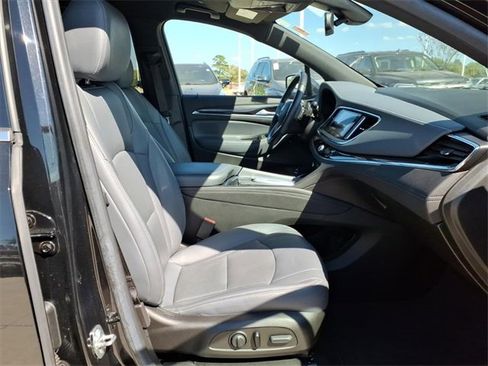 Used 2022 Buick Enclave Essence w/ Sport Touring Edition image 15