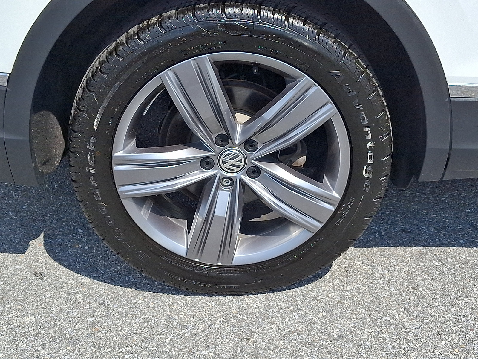 Used 2021 Volkswagen Tiguan SEL AWD/4WD image 8