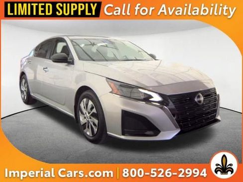 Used 2024 Nissan Altima 2.5 S FWD image 1