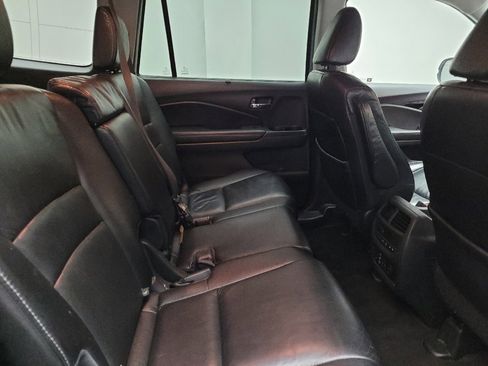 Used 2017 Honda Pilot Touring image 19