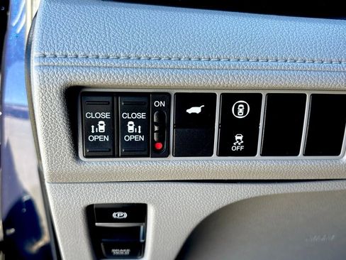 Used 2024 Honda Odyssey EX-L image 13