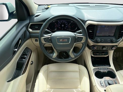 Used 2021 GMC Acadia Denali w/ Denali Technology Package FWD image 17