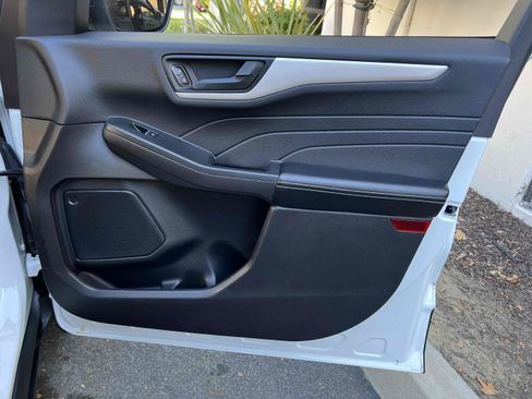 Used 2022 Ford Escape SE FWD image 65