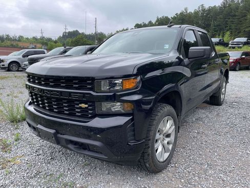 Used 2022 Chevrolet Silverado 1500 Custom w/ Safety Confidence Package AWD/4WD image 3