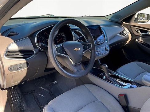Used 2020 Chevrolet Malibu LT image 14