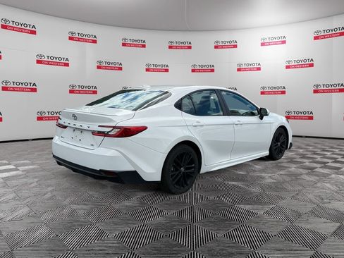 Certified 2025 Toyota Camry SE FWD image 5