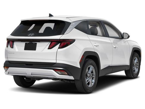 Certified 2025 Hyundai Tucson SE image 28