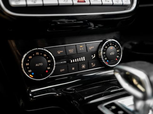Used 2015 Mercedes-Benz G 63 AMG 4MATIC image 55
