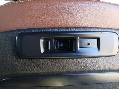 Used 2022 BMW X7 M50i image 16