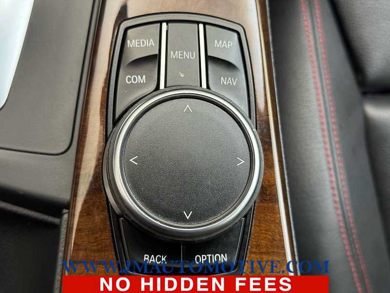 Used 2017 BMW 330i xDrive Sedan AWD/4WD image 33