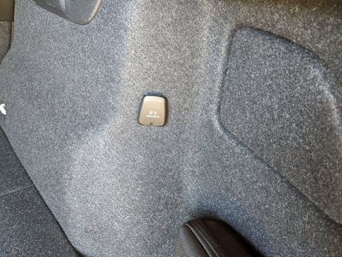 Certified 2023 Volvo XC40 Recharge Plus w/ Protection Package Premier image 28