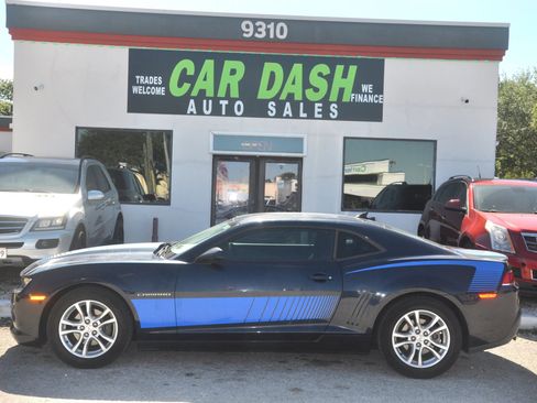 Used 2015 Chevrolet Camaro LS RWD image 2
