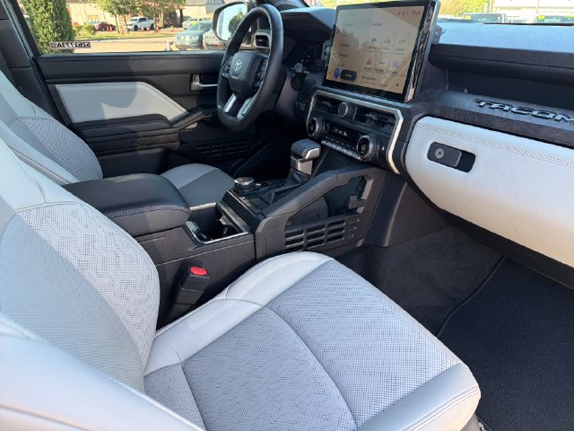 Used 2024 Toyota Tacoma Limited w/ Limited Package (LT) AWD/4WD image 24