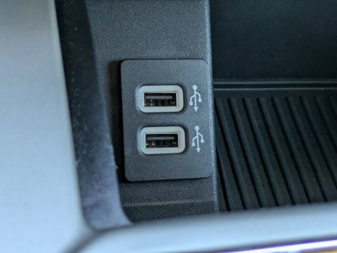 Used 2018 Ford F150 Lariat image 26