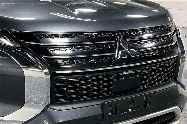 Used 2024 Mitsubishi Outlander SE FWD image 29