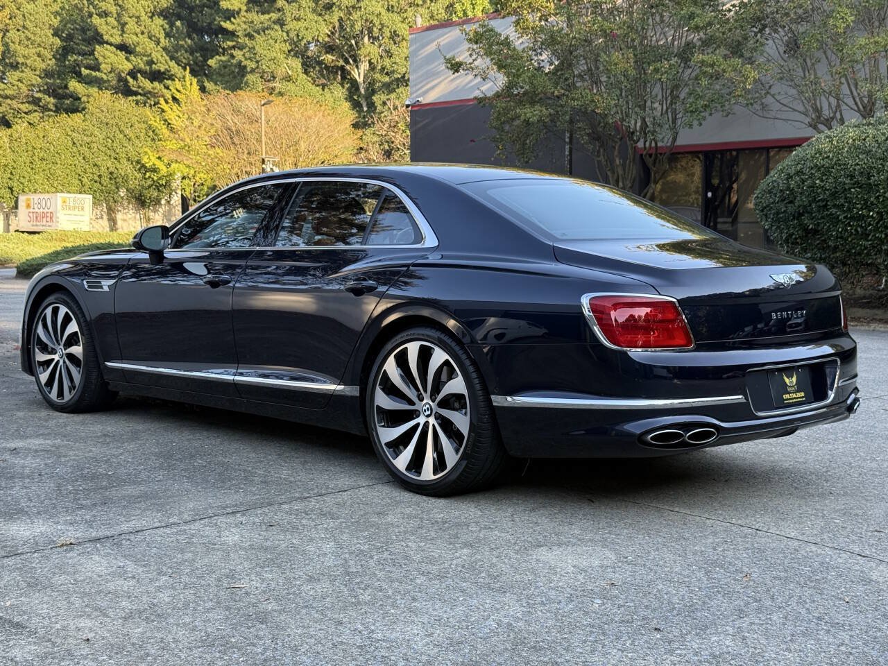 Used 2022 Bentley Flying Spur V8 AWD/4WD image 11