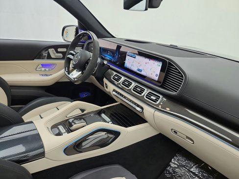 Used 2024 Mercedes-Benz GLS 63 AMG 4MATIC image 18