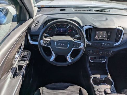 Used 2022 GMC Terrain SLE w/ Driver Convenience Package image 16