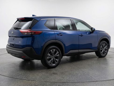 Used 2025 Nissan Rogue SV image 9