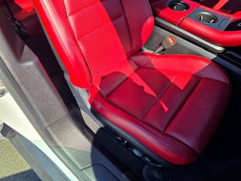 Used 2021 Porsche Taycan RWD image 34