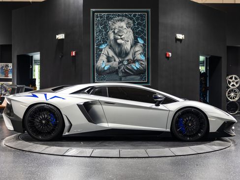 Used 2016 Lamborghini Aventador LP 750-4 Superveloce image 3