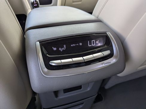 Used 2020 Cadillac XT6 Premium Luxury image 15