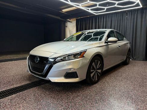 Used 2021 Nissan Altima 2.5 SV FWD image 3