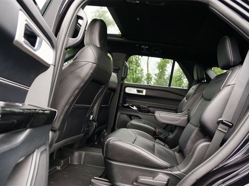 Used 2023 Ford Explorer ST w/ Technology Package image 19