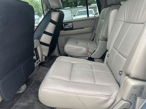 Used 2011 Lincoln Navigator 2WD image 15
