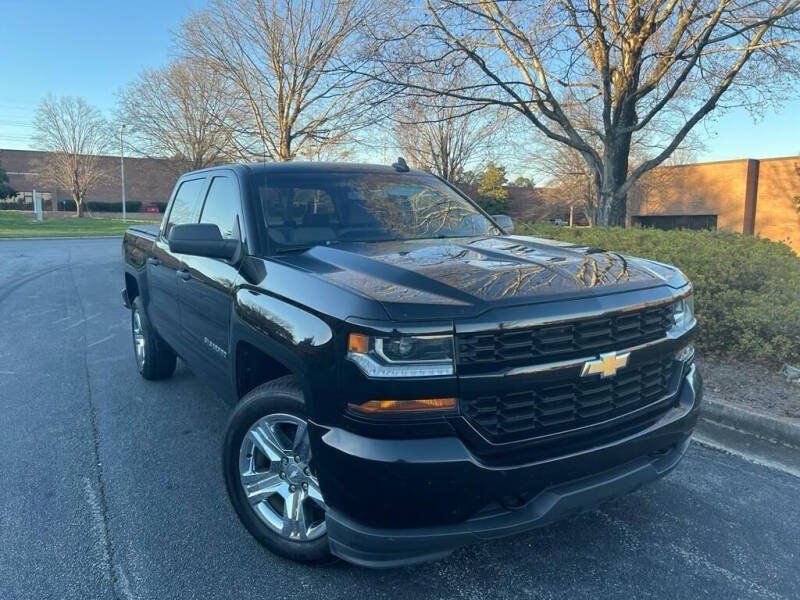 Used 2018 Chevrolet Silverado 1500 Custom w/ Custom Value Package RWD image 4