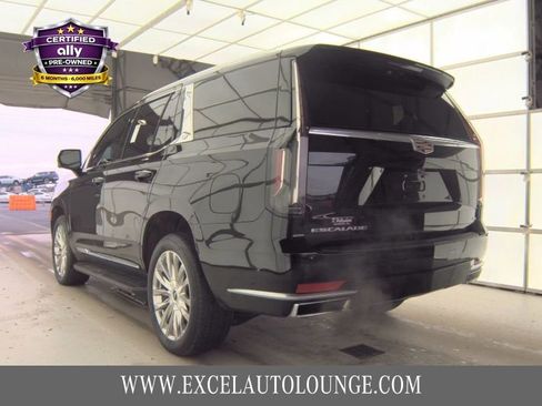 Used 2022 Cadillac Escalade Premium Luxury image 3