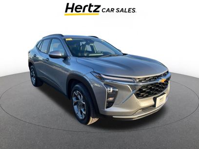 Used 2025 Chevrolet Trax LT