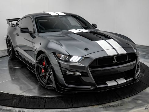 Used 2021 Ford Mustang Shelby GT500 w/ Carbon Fiber Track Pack RWD image 29