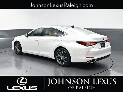 Used 2025 Lexus ES 350 w/ Premium Package FWD image 7