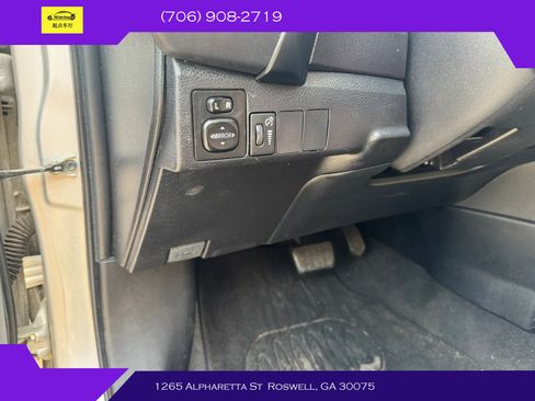 Used 2019 Toyota Corolla LE FWD image 12