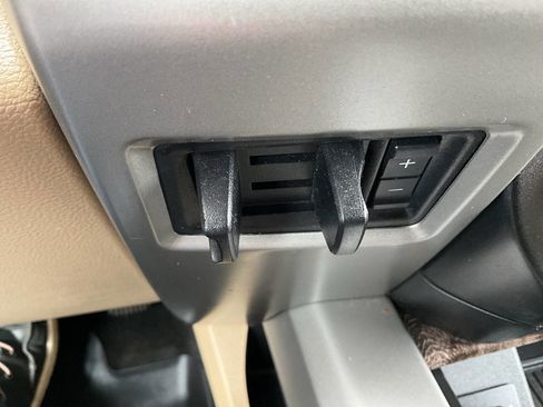 Used 2017 Ford F350 Lariat w/ Chrome Package image 33