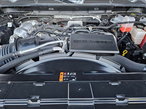 Used 2025 GMC Sierra 2500 AT4 image 37
