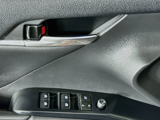 Used 2020 Toyota Camry XSE FWD image 21