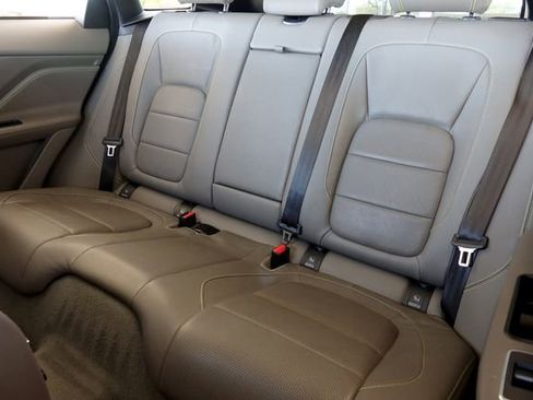 Used 2019 Jaguar F-PACE R-Sport image 14