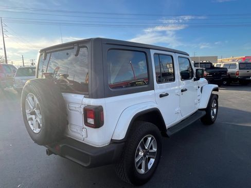 Used 2019 Jeep Wrangler Unlimited Sahara image 5