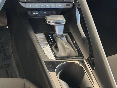 Used 2025 Hyundai Elantra SEL FWD image 42