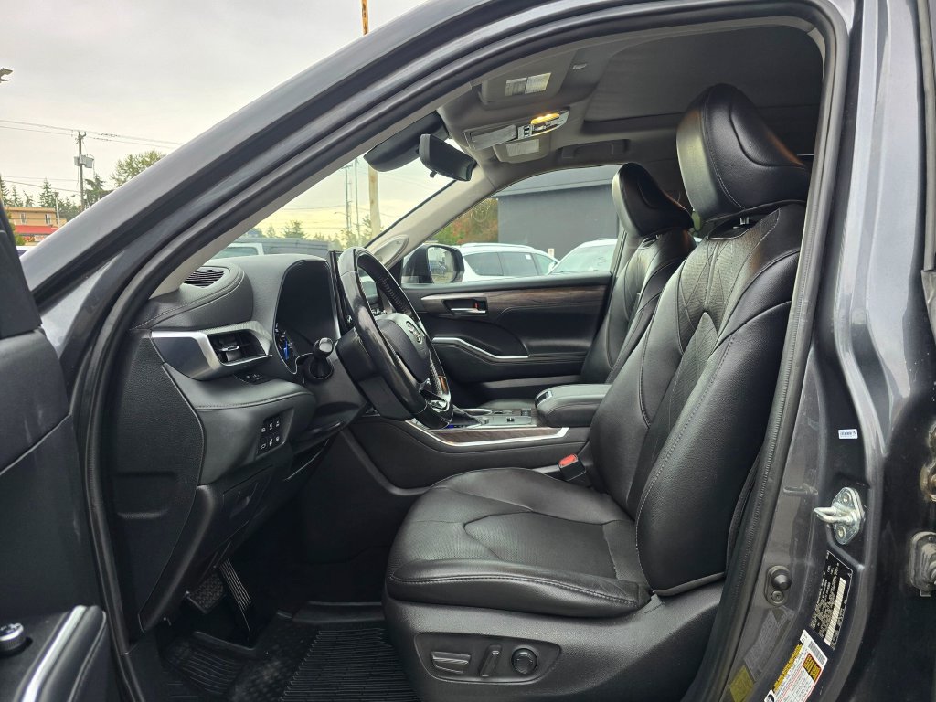 Used 2021 Toyota Highlander Platinum AWD/4WD image 19