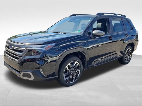 Used 2025 Subaru Forester Limited w/ Popular Package image 2