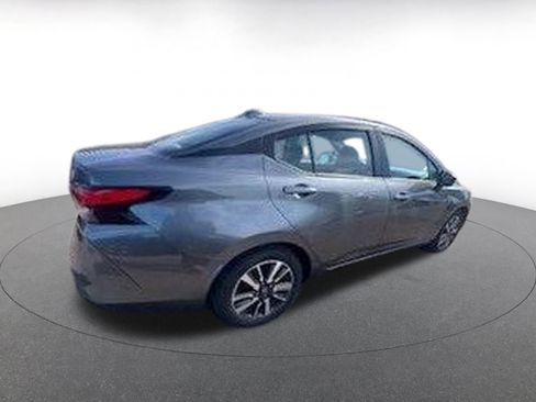 Used 2025 Nissan Versa SV image 9