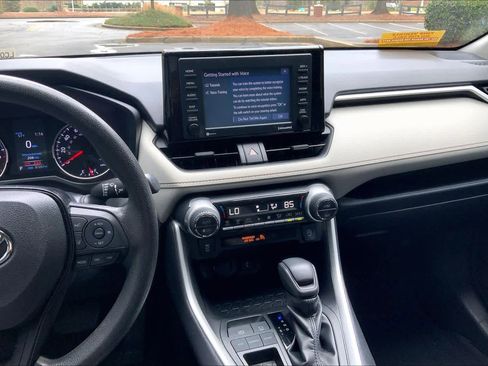 Used 2020 Toyota RAV4 XLE image 6