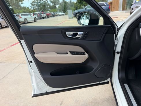 Certified 2026 Volvo XC60 B5 Plus AWD/4WD image 22