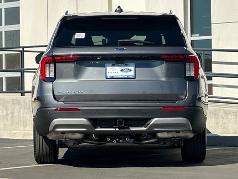 New 2026 Ford Explorer Platinum image 4