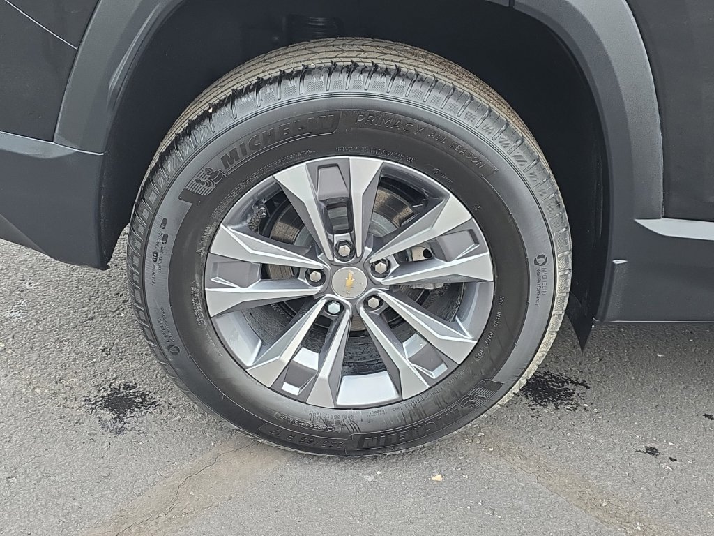 Used 2026 Chevrolet Equinox LT AWD/4WD image 17